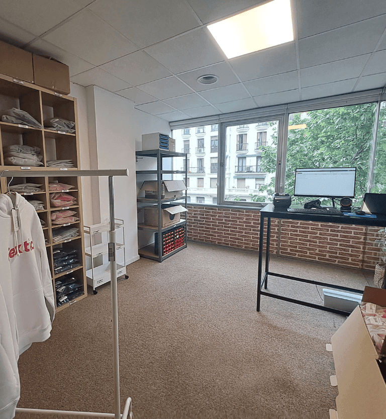 Showroom Gextia — zona de stock y producto